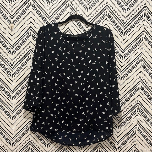 Tops - XL three quarter sleeve with button up silky blouse